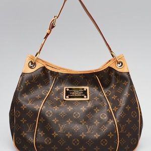 LOUIS VUITTON
Monogram Canvas Galliera PM Bag